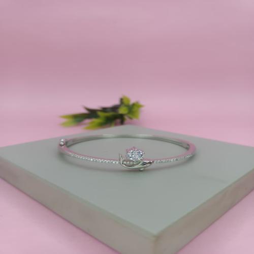 LADY CZ KADA
