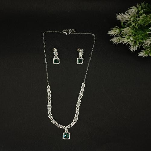 IMP NECKLACE